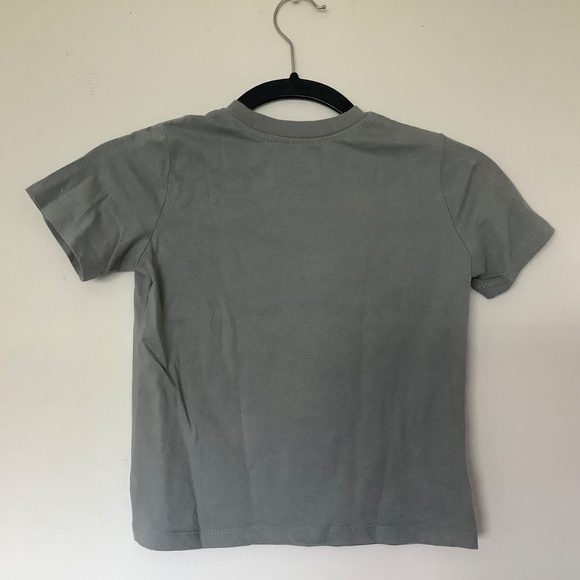 Bundle of 2 Boy T Shirts Disney Incredibles 2 and Gymboree - Picture 11 of 11